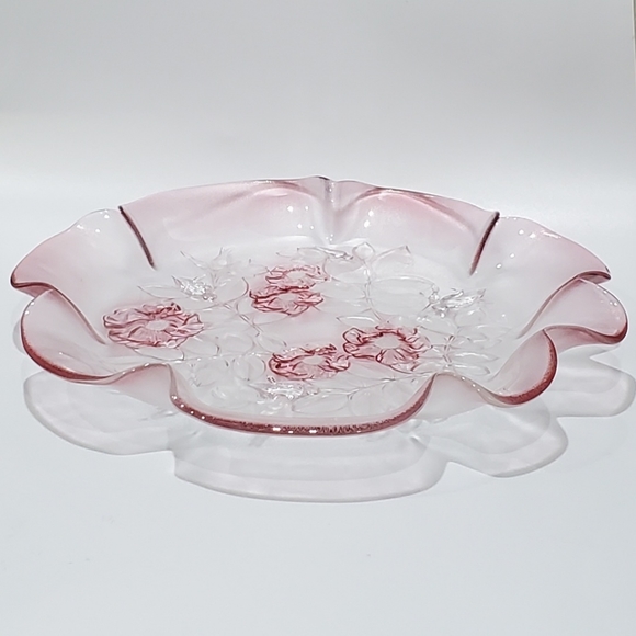 13" 🇩🇪 Crystal Pink Roses 3 Toed Ruffled Edge Satin Serving Platter by Mikasa - Picture 9 of 13